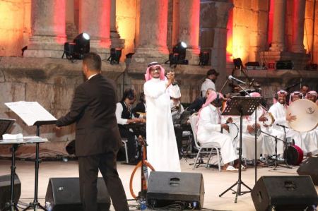 رابح صقر ينثر مسك ختام الجنوبي بعبق خليجي 